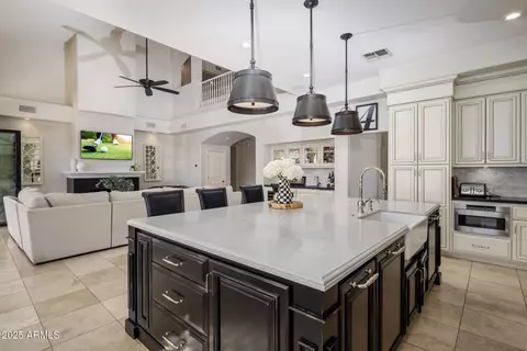 Kitchen - 7040 N 1st Ave, Phoenix, AZ 85021 photo 1 of 3