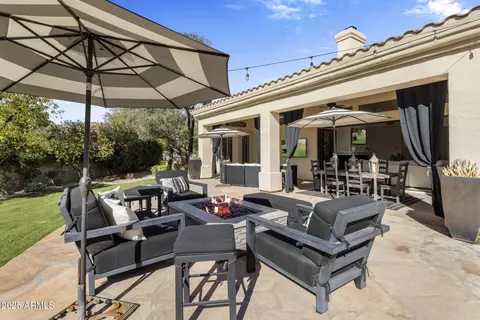 Exterior - 7040 N 1st Ave, Phoenix, AZ 85021 photo 11 of 12