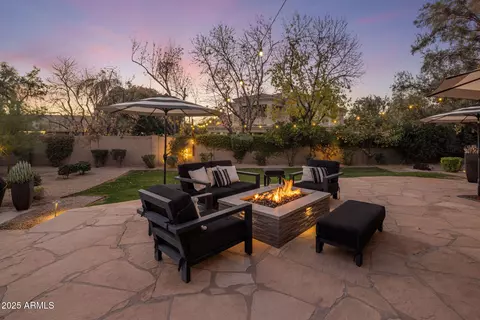 Exterior - 7040 N 1st Ave, Phoenix, AZ 85021 photo 4 of 12