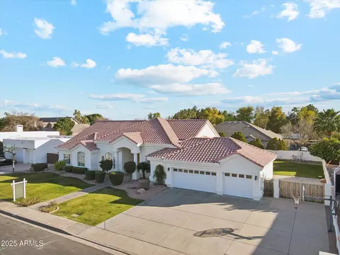 View/Area - 1743 E Menlo St, Mesa, AZ 85203 photo 2 of 7
