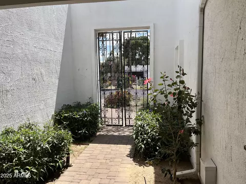 Exterior - 136 E Boca Raton Rd, Phoenix, AZ 85022 photo 4 of 20