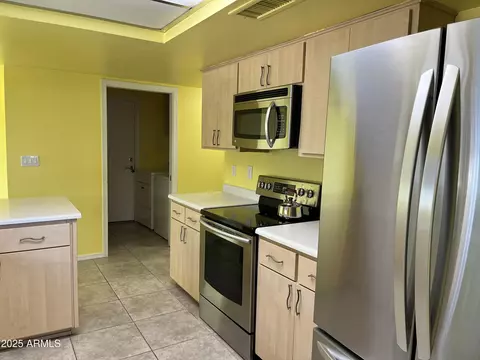 Kitchen - 136 E Boca Raton Rd, Phoenix, AZ 85022 photo 1 of 3