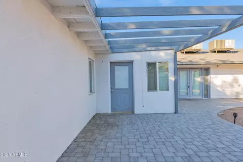 Exterior - 1404 E Mountain View Rd, Phoenix, AZ 85020 photo 6 of 9