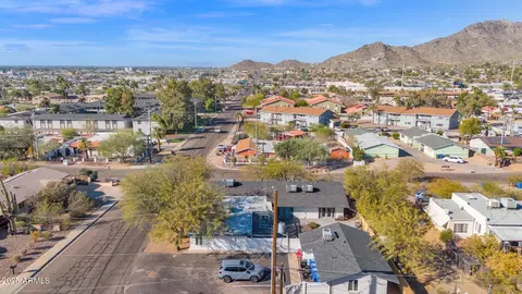View/Area - 1404 E Mountain View Rd, Phoenix, AZ 85020 photo 2 of 6