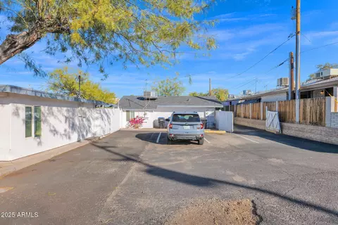 Exterior - 1404 E Mountain View Rd, Phoenix, AZ 85020 photo 8 of 9