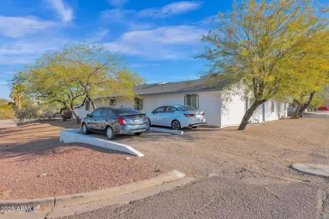 Exterior - 1404 E Mountain View Rd, Phoenix, AZ 85020 photo 2 of 9