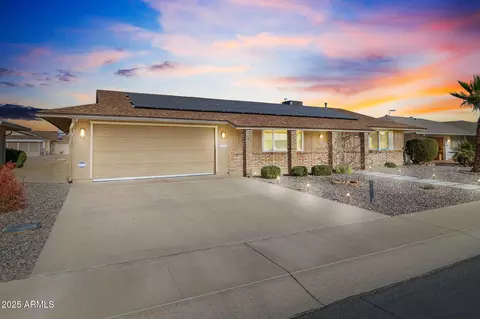 10537 W Prairie Hills Cir, Sun City, AZ 85351