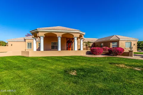 928 E Valencia Dr, Phoenix, AZ 85042