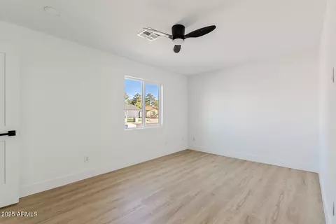 4129 Eugie Ave, Phoenix, AZ 85032 photo 11
