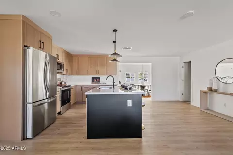 4129 Eugie Ave, Phoenix, AZ 85032 photo 2