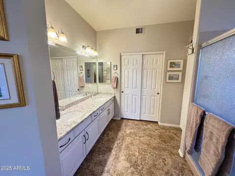 Bath - 1878 E Oasis Dr, Tempe, AZ 85283 photo 2 of 4