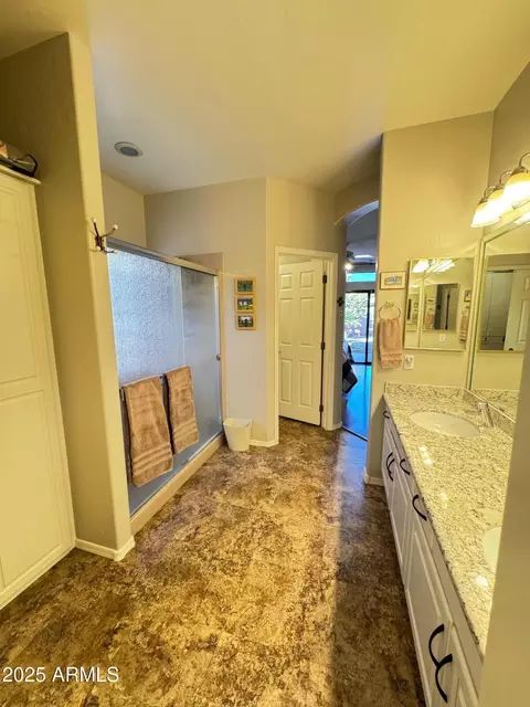 Bath - 1878 E Oasis Dr, Tempe, AZ 85283 photo 3 of 4