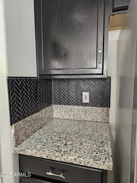 Kitchen - 4072 S Skyline Ct, Gilbert, AZ 85297 photo 5 of 12