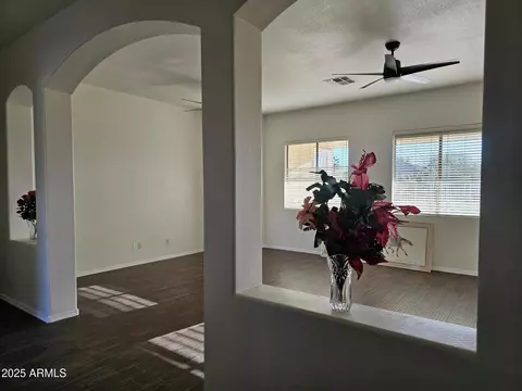 Living - 4072 S Skyline Ct, Gilbert, AZ 85297 photo 4 of 8