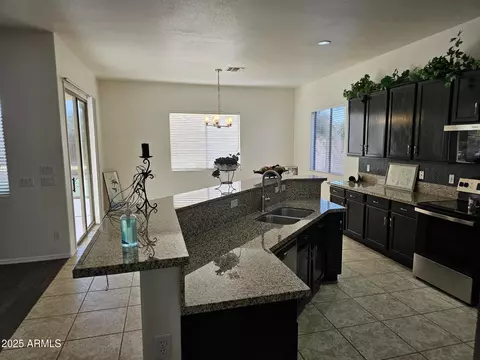 Kitchen - 4072 S Skyline Ct, Gilbert, AZ 85297 photo 2 of 12