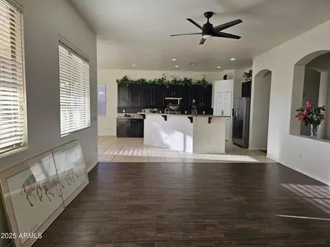 Living - 4072 S Skyline Ct, Gilbert, AZ 85297 photo 5 of 8