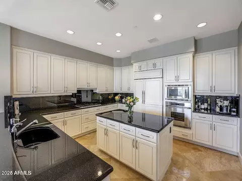 Kitchen - 2211 E Camelback Rd #1202, Phoenix, AZ 85016 photo 1 of 2