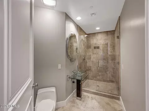 Bath - 2211 E Camelback Rd #1202, Phoenix, AZ 85016 photo 4 of 4