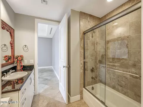 Bath - 2211 E Camelback Rd #1202, Phoenix, AZ 85016 photo 1 of 4