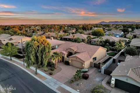 View/Area - 4503 E Cabrillo Dr, Gilbert, AZ 85297 photo 3 of 22