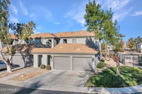 7401 W Arrowhead Clubhouse Dr #2002, Glendale, AZ 85308