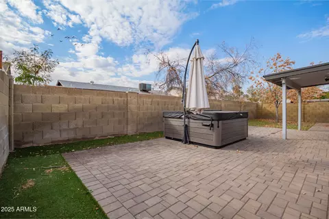 Exterior - 1427 E Irwin Ave, Phoenix, AZ 85042 photo 6 of 8
