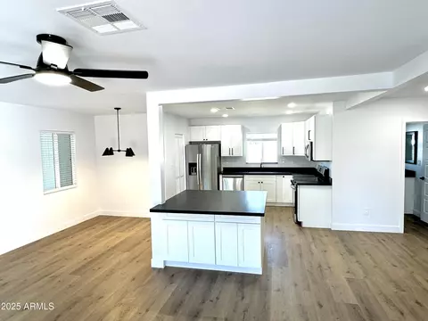 4246 N 11th Pl, Phoenix, AZ 85014 photo 2