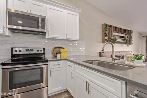 4356 E Coconino St, Phoenix, AZ 85044 photo 9