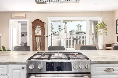 831 E Desert Park Ln, Phoenix, AZ 85020 photo 33