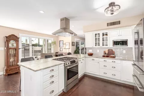 831 E Desert Park Ln, Phoenix, AZ 85020 photo 32