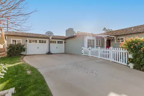 831 E Desert Park Ln, Phoenix, AZ 85020 photo 25