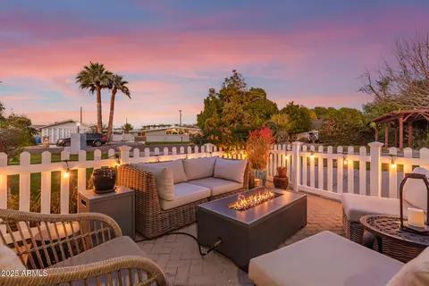 831 E Desert Park Ln, Phoenix, AZ 85020 photo 3