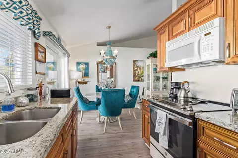 Kitchen - 1758 E Sandra Ter, Phoenix, AZ 85022 photo 2 of 4