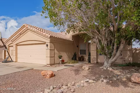 11606 W Laurelwood Ln, Avondale, AZ 85392