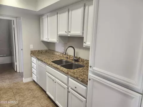 831 E Michelle Dr, Phoenix, AZ 85022 photo 7