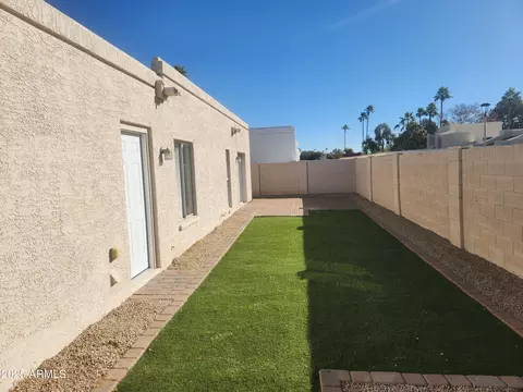 831 E Michelle Dr, Phoenix, AZ 85022 photo 9