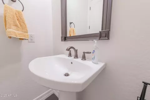 Bath - 2835 E Athena Ct, Gilbert, AZ 85297 photo 7 of 15