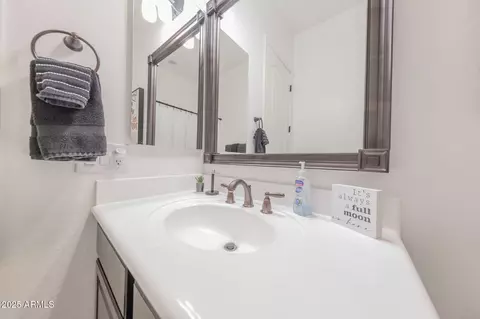 Bath - 2835 E Athena Ct, Gilbert, AZ 85297 photo 10 of 15