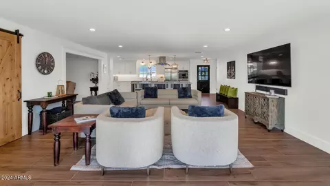 4901 E Flower St, Phoenix, AZ 85018 photo 13