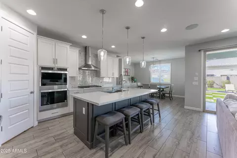9814 E Sunspot Dr, Mesa, AZ 85212 photo 2
