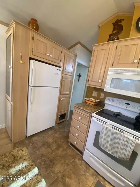 1037 S Cheyenne Dr, Apache Junction, AZ 85119 photo 7