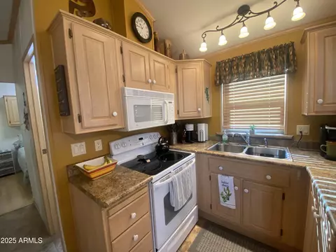 1037 S Cheyenne Dr, Apache Junction, AZ 85119 photo 10