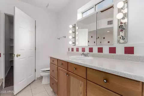 Bath - 3126 E Monte Vista Rd, Phoenix, AZ 85008 photo 2 of 4