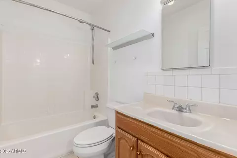 Bath - 3126 E Monte Vista Rd, Phoenix, AZ 85008 photo 4 of 4
