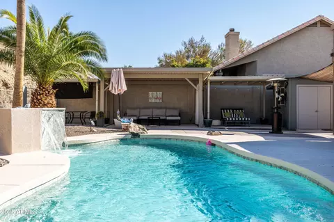 Exterior - 926 E Mountain Sky Ave, Phoenix, AZ 85048 photo 12 of 32