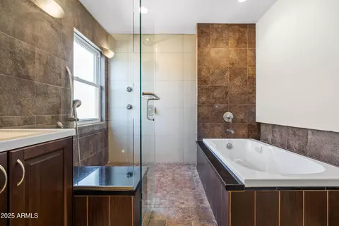 Bath - 926 E Mountain Sky Ave, Phoenix, AZ 85048 photo 3 of 7