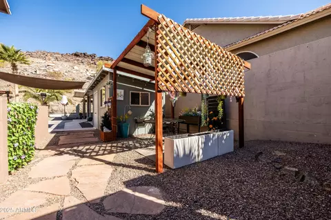 Exterior - 926 E Mountain Sky Ave, Phoenix, AZ 85048 photo 14 of 32