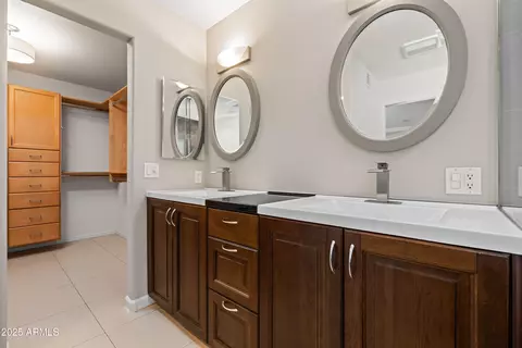 Bath - 926 E Mountain Sky Ave, Phoenix, AZ 85048 photo 1 of 7