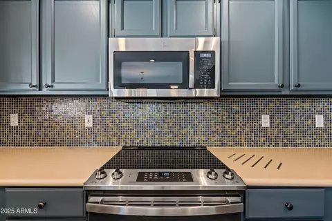 Kitchen - 926 E Mountain Sky Ave, Phoenix, AZ 85048 photo 1 of 7