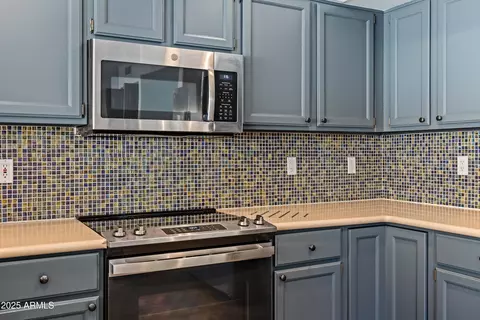 Kitchen - 926 E Mountain Sky Ave, Phoenix, AZ 85048 photo 2 of 7